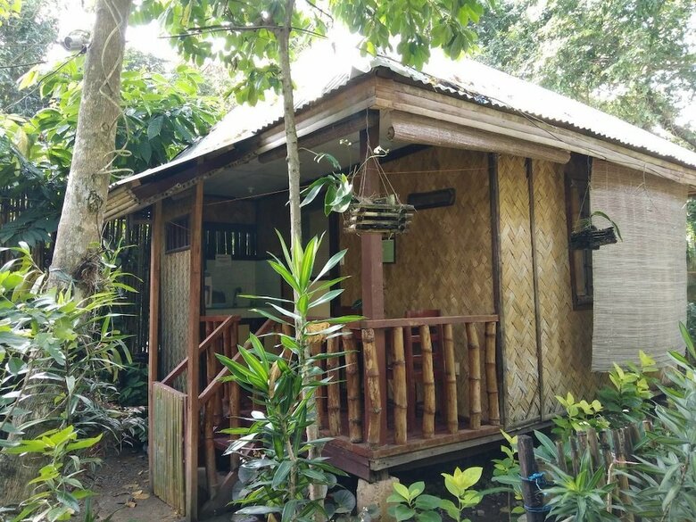 Hotel Nelly's Nipa Hut