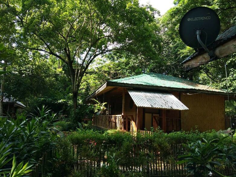 Hotel Nelly's Nipa Hut