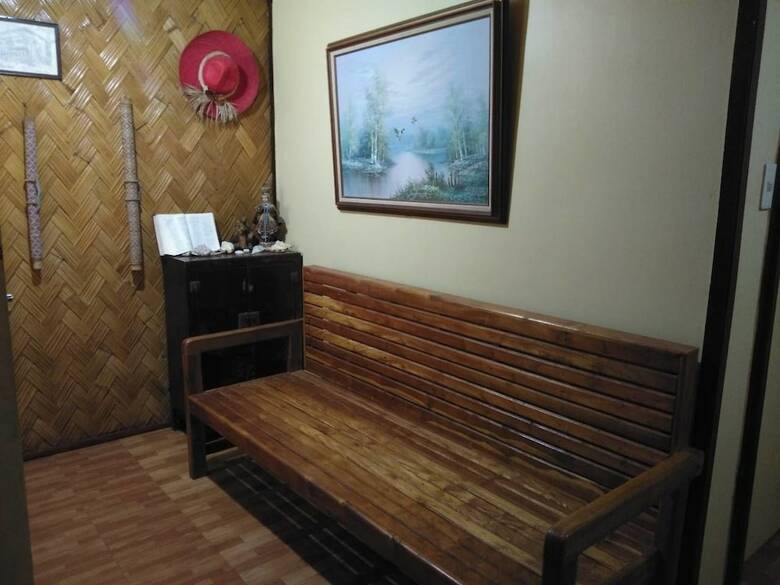 Hotel Nelly's Nipa Hut