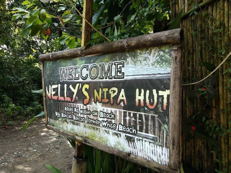 Hotel Nelly's Nipa Hut