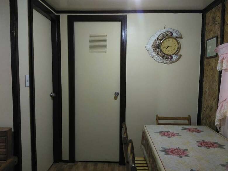 Hotel Nelly's Nipa Hut