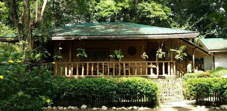 Hotel Nelly's Nipa Hut