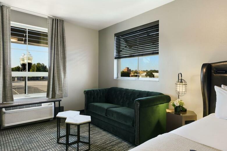 Hotel Oxford Suites Paso Robles