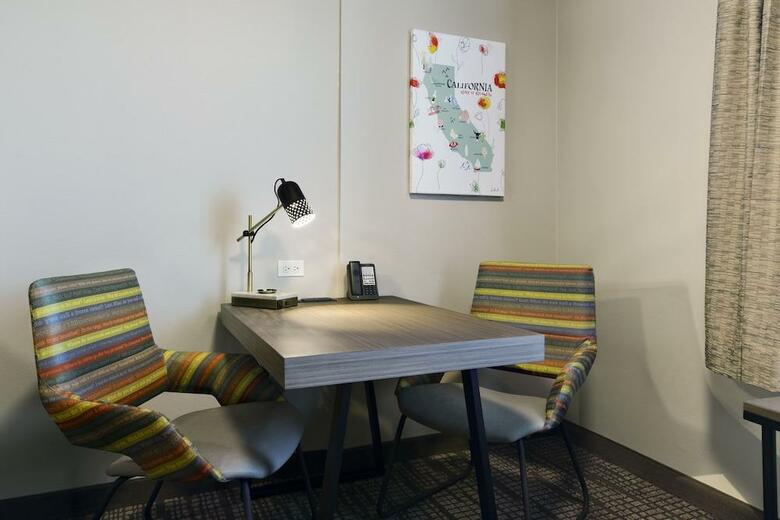 Hotel Oxford Suites Paso Robles