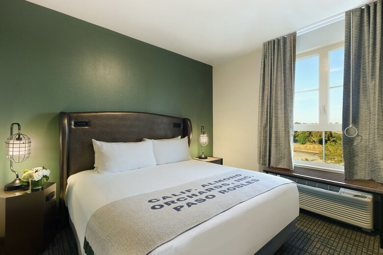 Hotel Oxford Suites Paso Robles