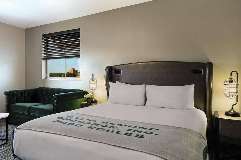Hotel Oxford Suites Paso Robles