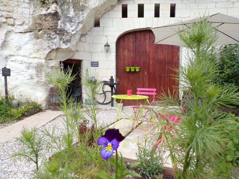 Hotel Les Troglos De Beaulieu