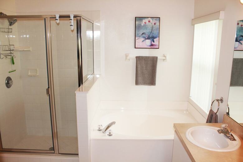 Ov3868 - Hampton Lakes - 5 Bed 3 Baths Townhome