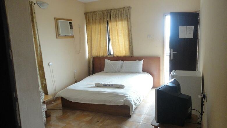 Hotel Wuraola Guest Inn