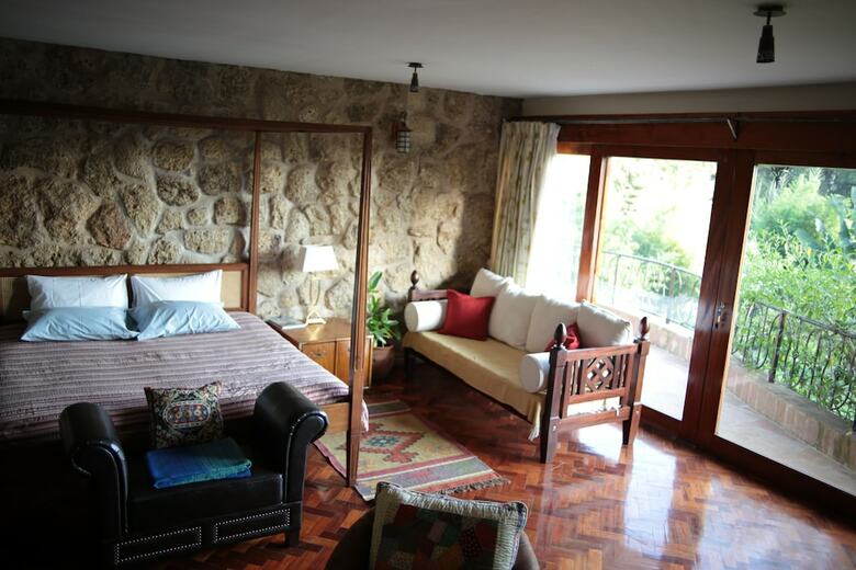 Hotel Zereniti House