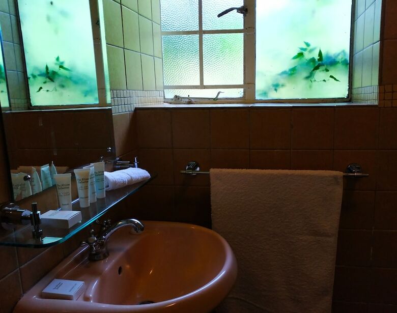 Hotel Zereniti House