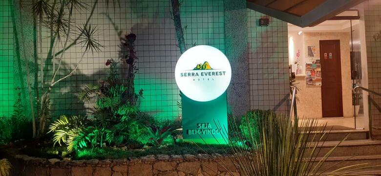Hotel Serra Everest