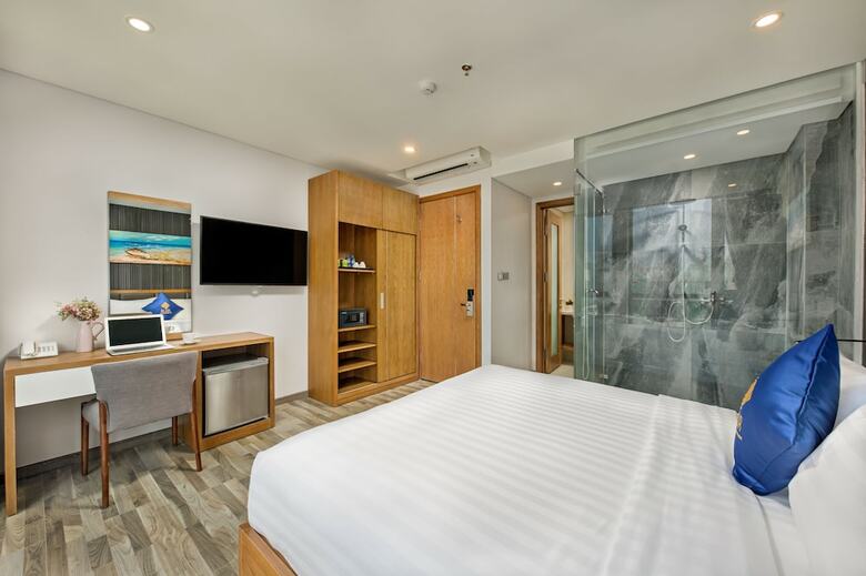 Jolia Hotel And Apartment - My Khe Beach