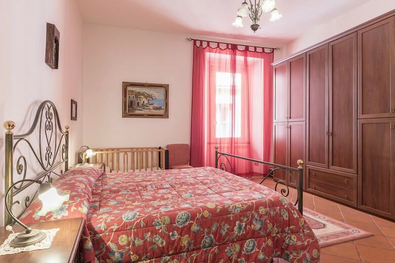 Trastevere Roomy Apartment