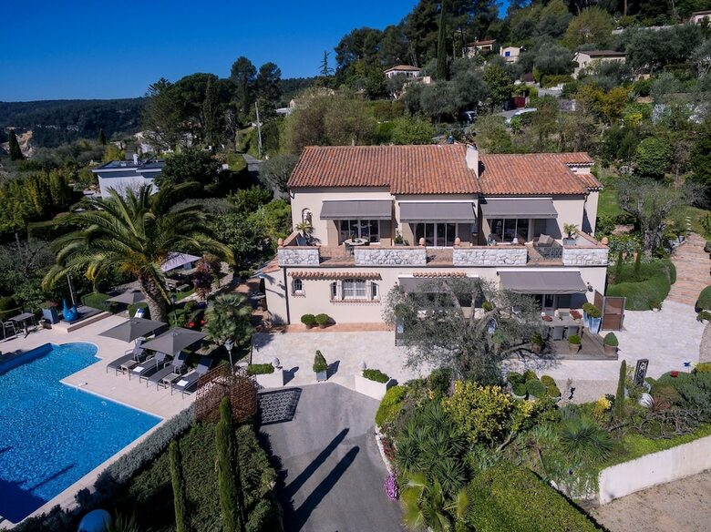 Bed & Breakfast Chambres D'h�tes Villa C�dria