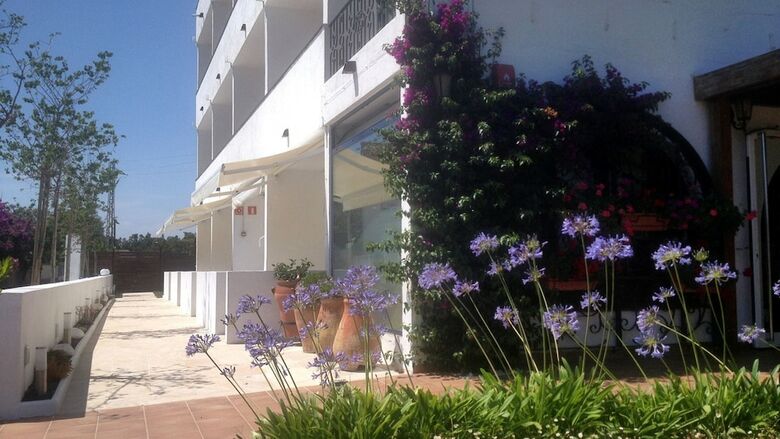 Casa Del Mar Hotel