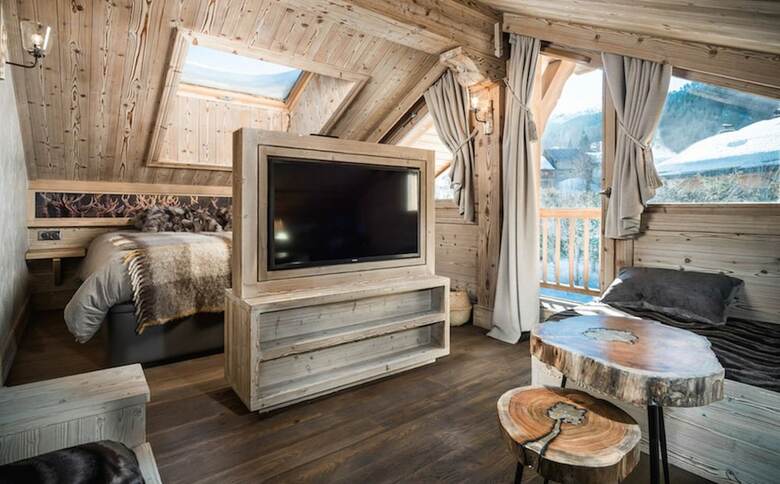 Chalet Tyrosolios - Near Meribel Ski Resort