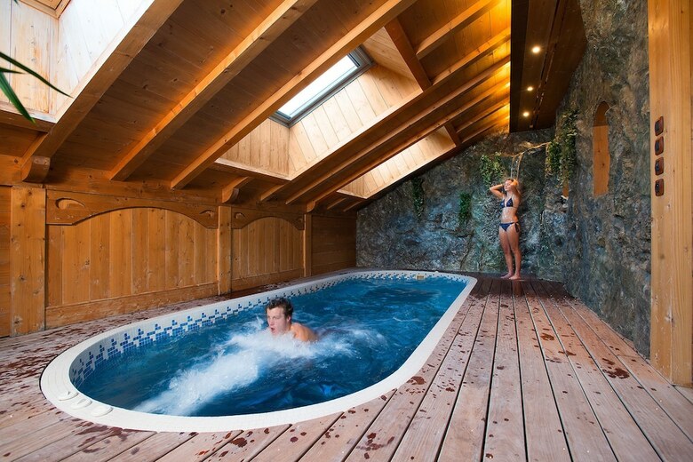 Chalet Tyrosolios - Near Meribel Ski Resort