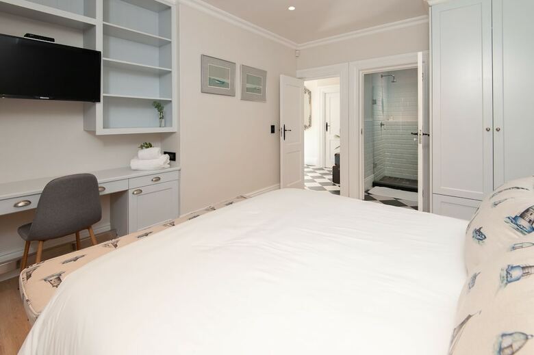 Hotel Malayla Guesthouse - Adults Only