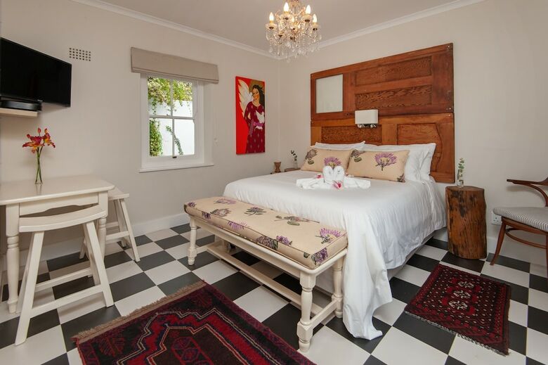 Hotel Malayla Guesthouse - Adults Only