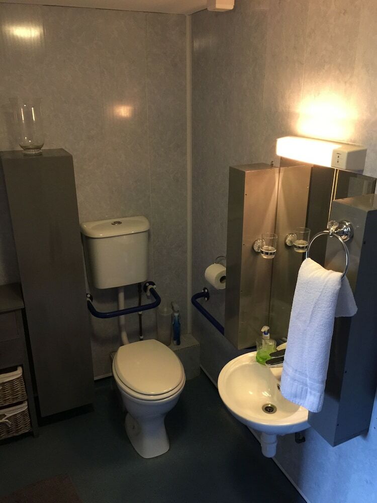 Hotel Pisgah Guest House