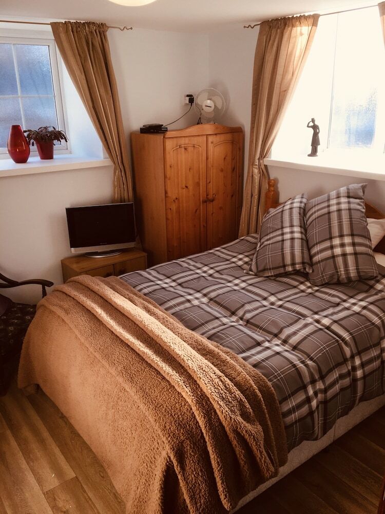 Hotel Pisgah Guest House