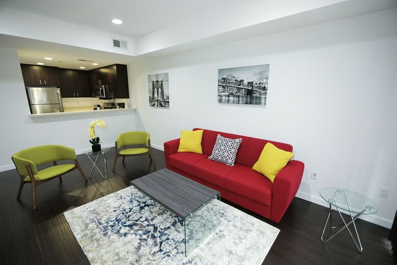 Aparthotel Hollywood Urban Residences
