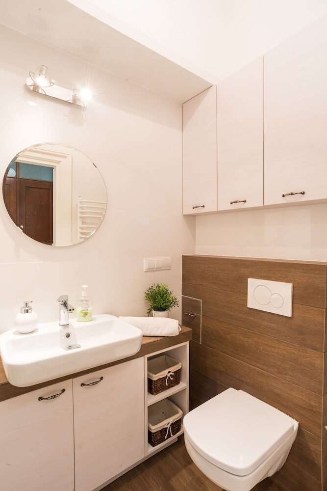 Rentplanet - Apartament Aria?ska 13