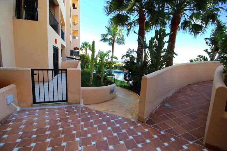 Albardi 3�a - Magn�fico Apartamento En Aguadulce