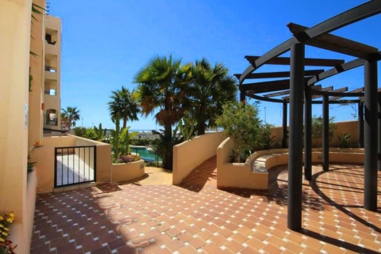 Albardi 3�a - Magn�fico Apartamento En Aguadulce