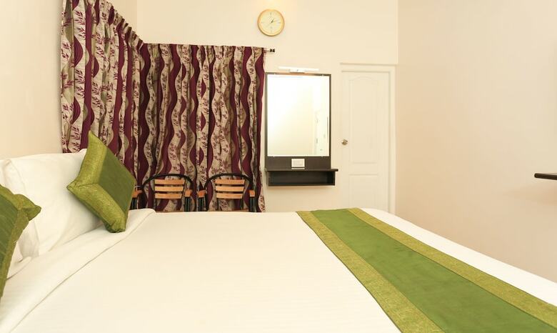 Hotel Treebo Trend Light House