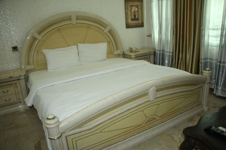Hotel Green Royal Suites