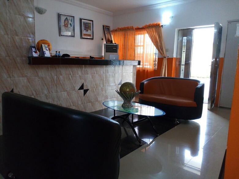 Link Majestic B2 Suites And Hotel