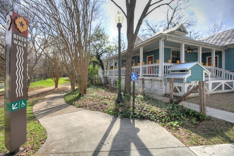 Bed & Breakfast Inn On The Riverwalk
