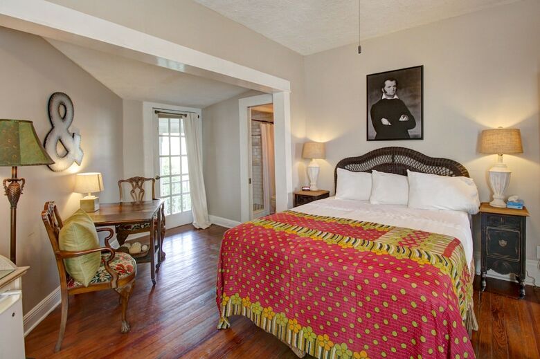 Bed & Breakfast Inn On The Riverwalk