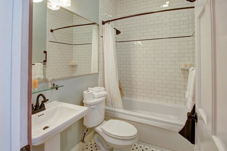 Bed & Breakfast Inn On The Riverwalk