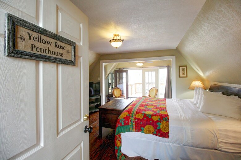Bed & Breakfast Inn On The Riverwalk