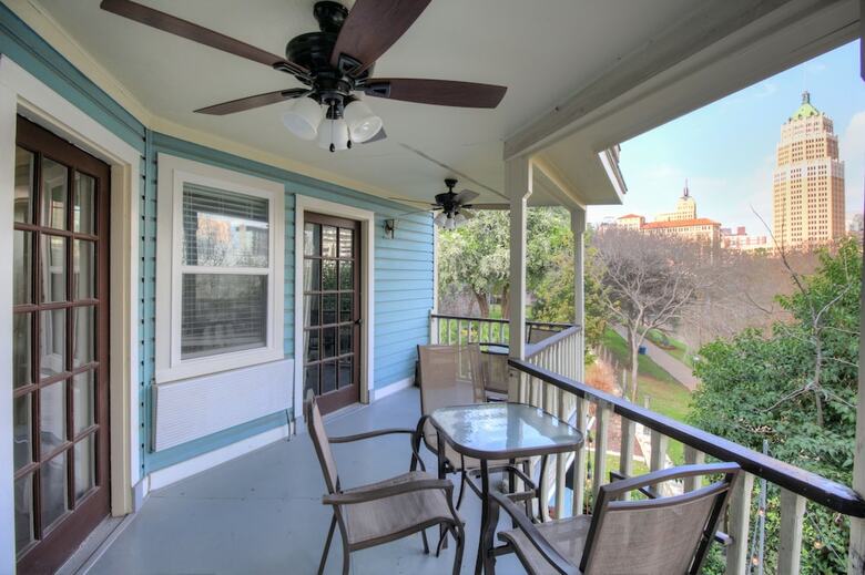 Bed & Breakfast Inn On The Riverwalk