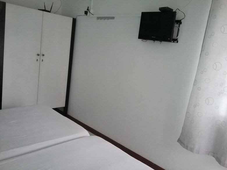 Hostal La Plaine Verte Guest House