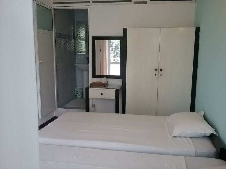 Hostal La Plaine Verte Guest House