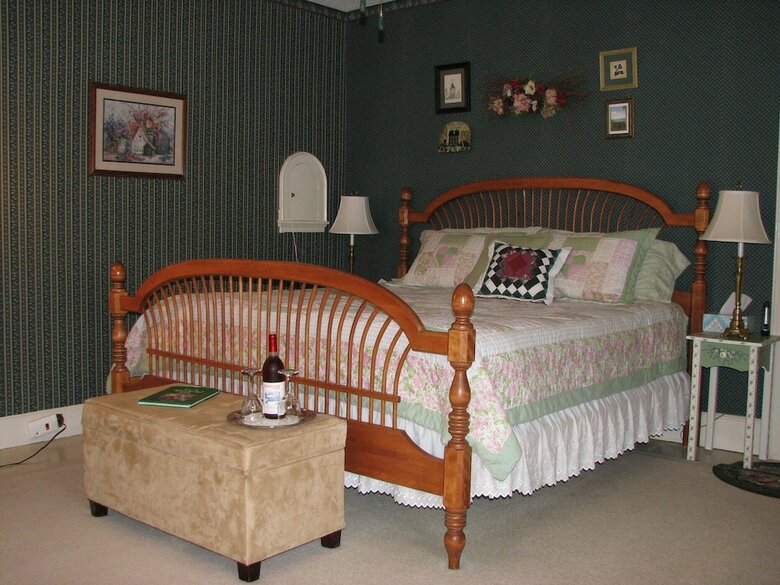 Vancleef Homestead Bed And Breakfast