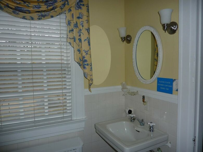 Colonial Capital Bed & Breakfast