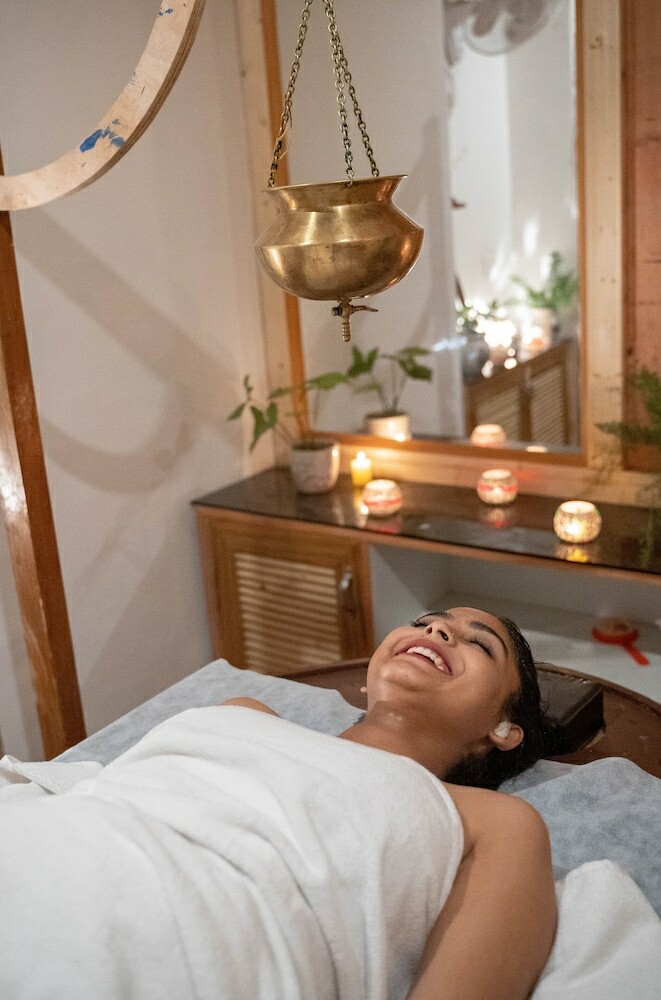 Hotel Swiss Cottage And Spa By Salvus