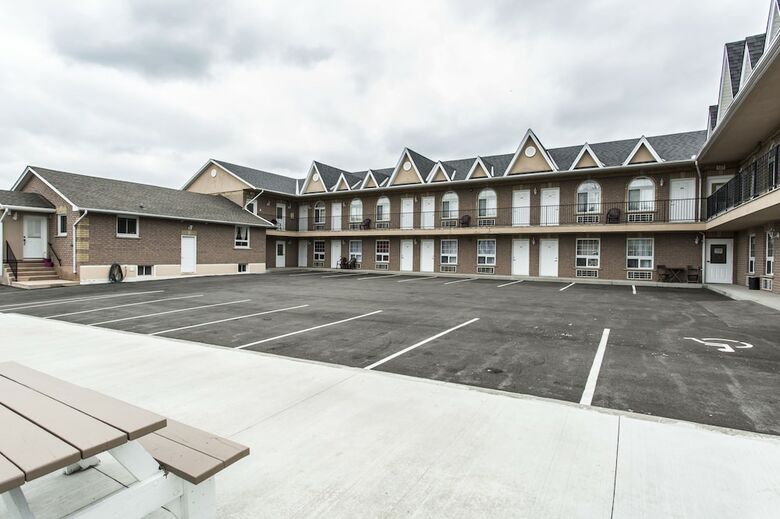 Motel Grewals Inn And Suites By Elevate Rooms