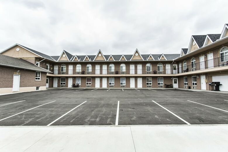 Motel Grewals Inn And Suites By Elevate Rooms