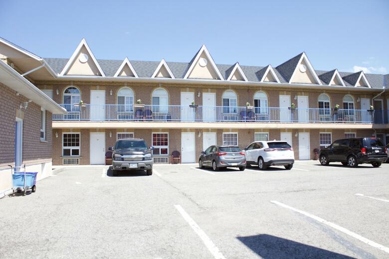 Motel Grewals Inn And Suites By Elevate Rooms