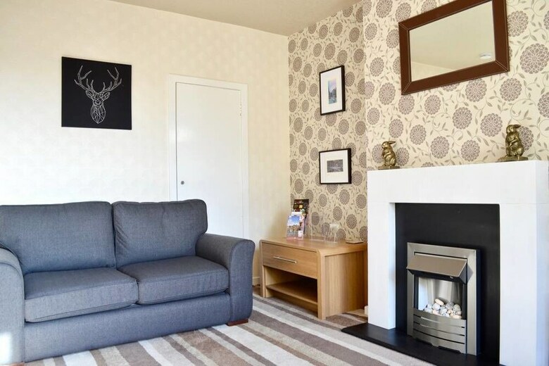 Crags View Apartment