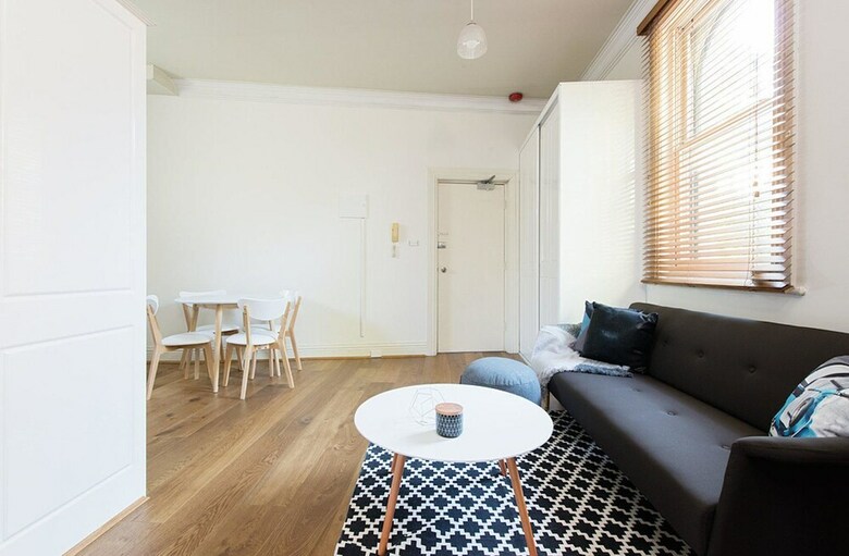 Apartamentos Dh538 Refurbished Art Deco Gem