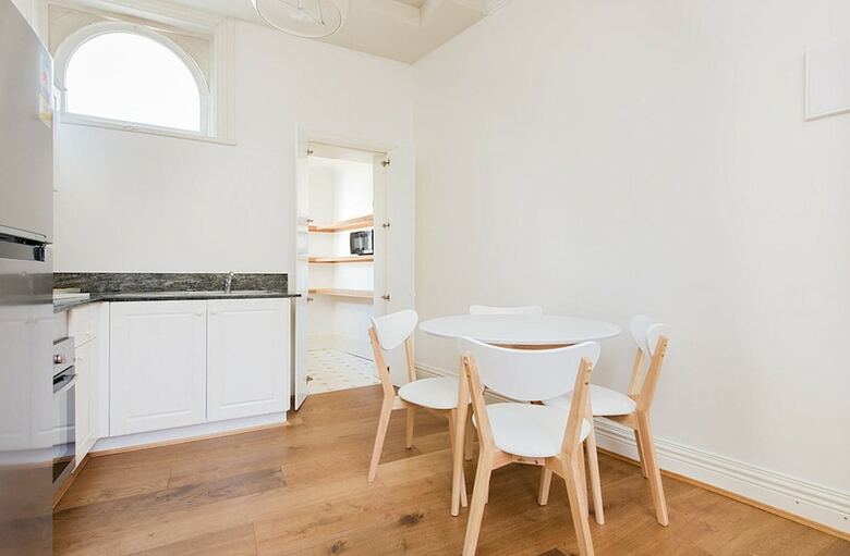 Apartamentos Dh538 Refurbished Art Deco Gem