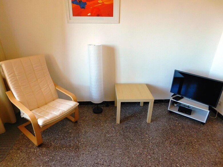 Apartamentos Estudio La Mas�a - A168